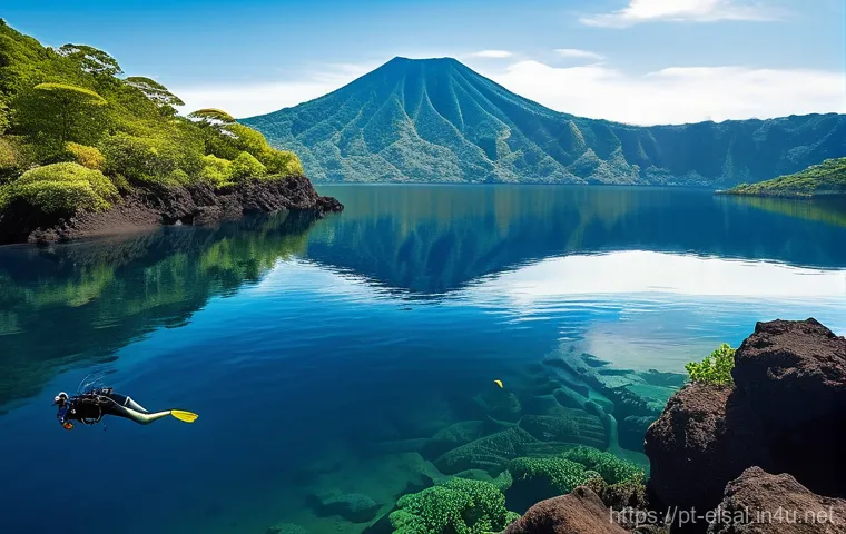 엘살바도르에서 스쿠버다이빙 가능한 지역 - **Prompt for Los Cobanos:**
    "An vibrant and biodiverse underwater tableau at Los Cobanos, El Sal...